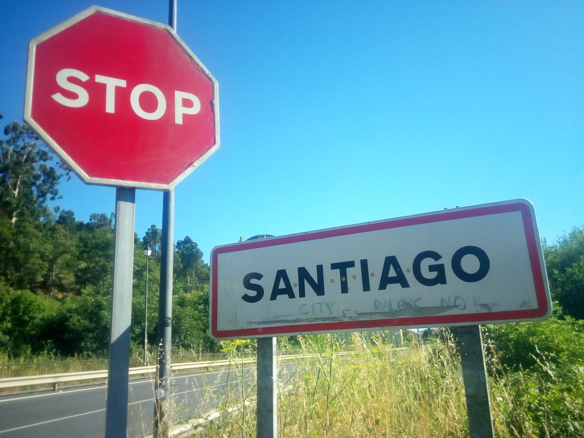 Zastavenie v cieli. Stop. Santiago. Stop. Pozdravujem. Stop.